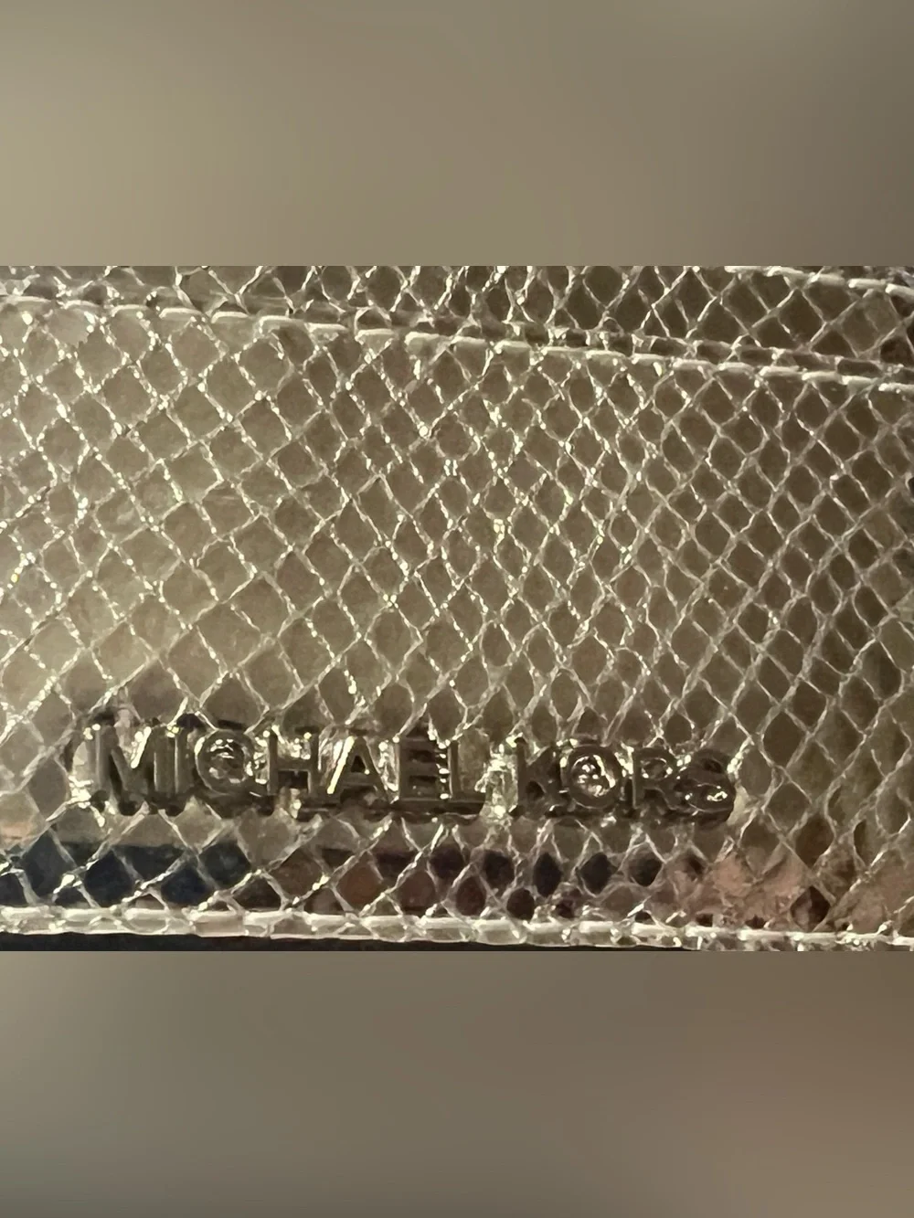 MICHAEL KORS JET SET TRAVEL CARD HOLDER WALLET  EXOTIC EMBOSSED SILVER